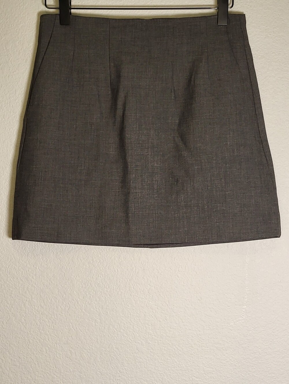 Aritzia | Babaton Chisel Fitted Mini Skirt size 4